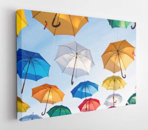 umbrellas-art-flying-17679-yatay-kisa-scaled-1